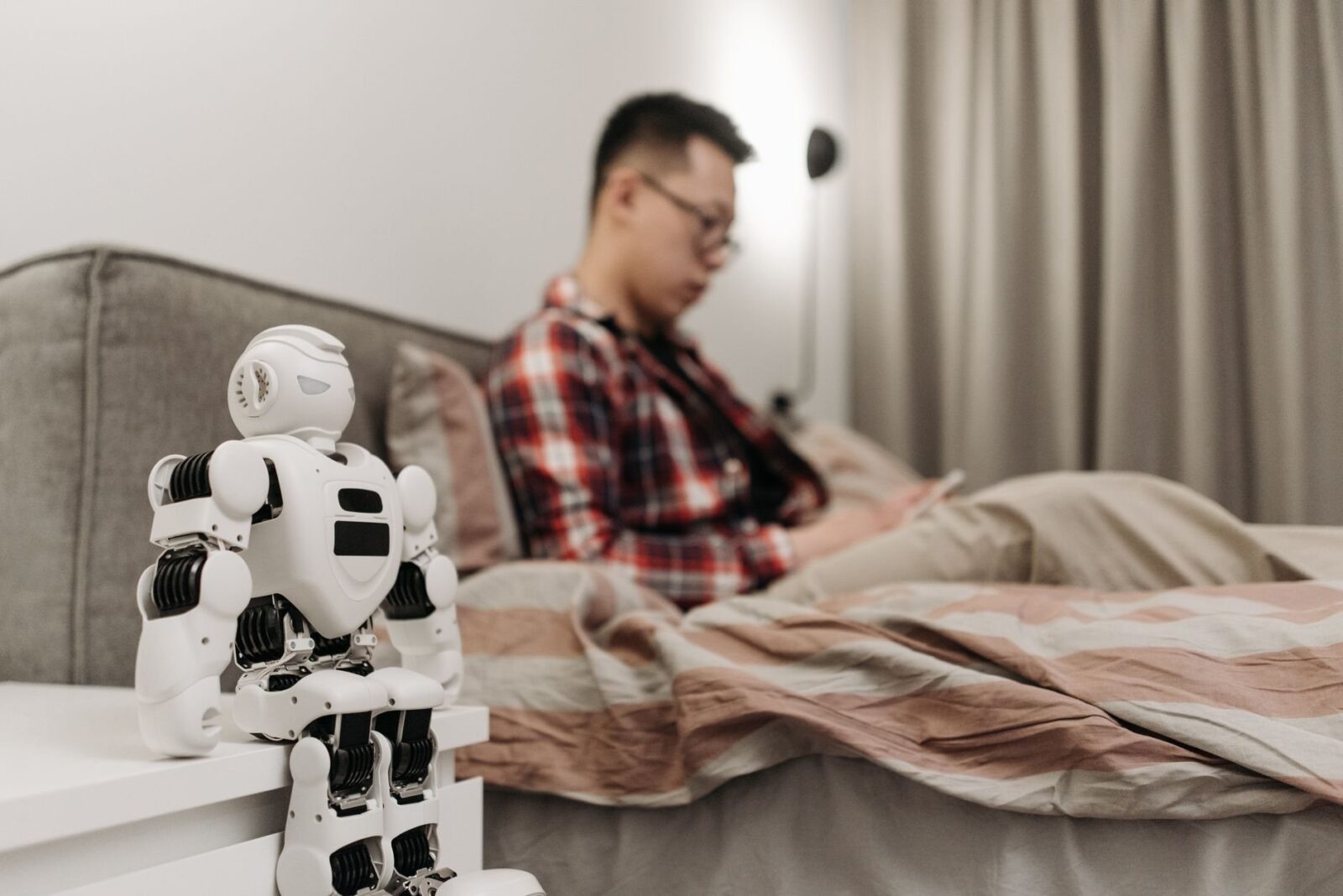 Humanoide Roboter im Alltag: Wenn Technik intim wird