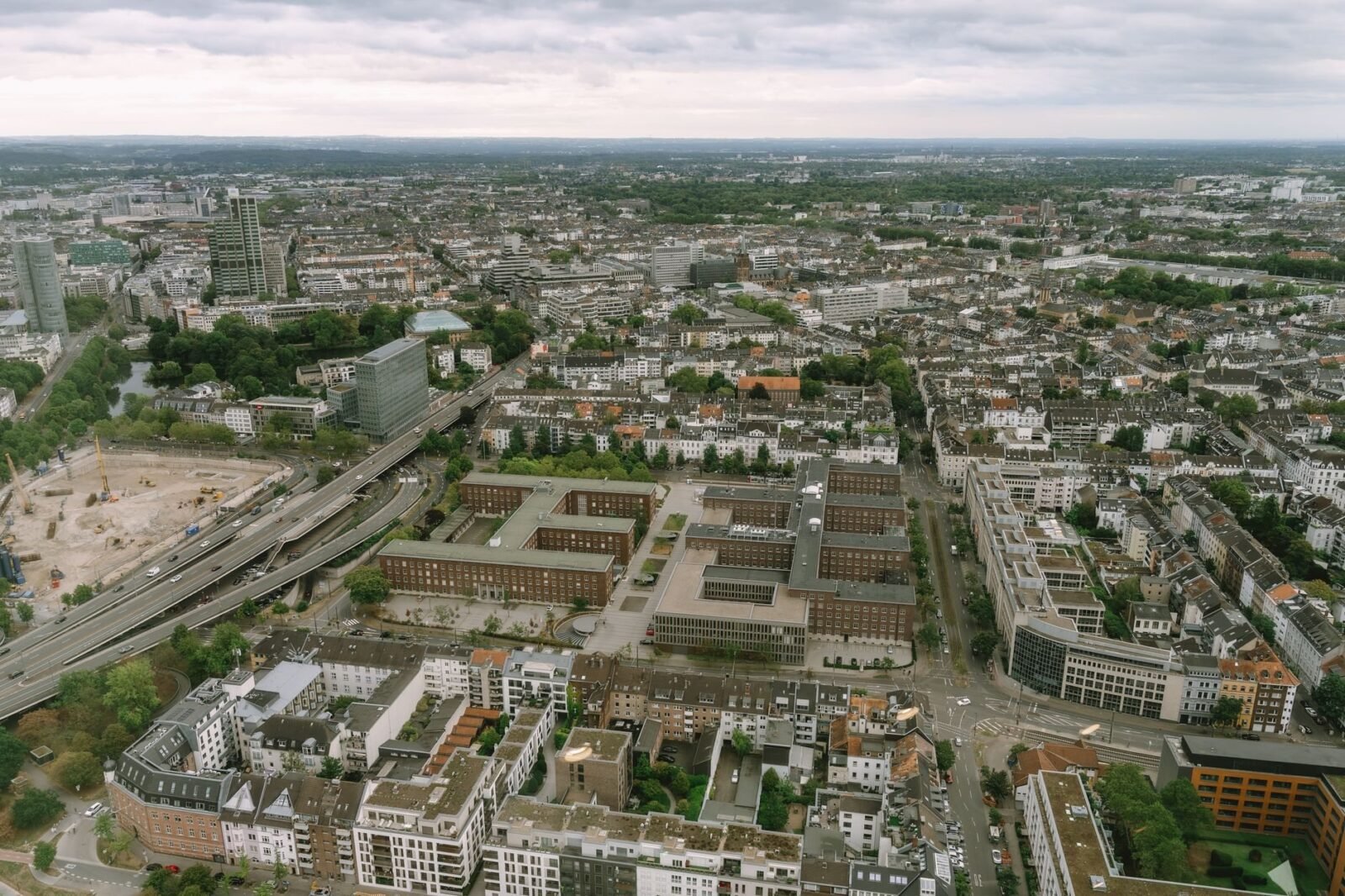 Immobilien Aachen 2026: Kaufen oder mieten?